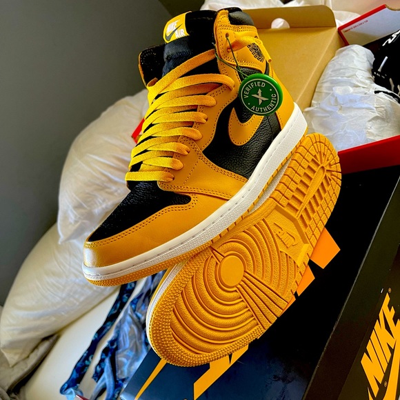 Jordan pollen 1’s size 9 brand new